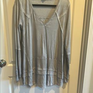 POL Gray V-Neck Women's Top